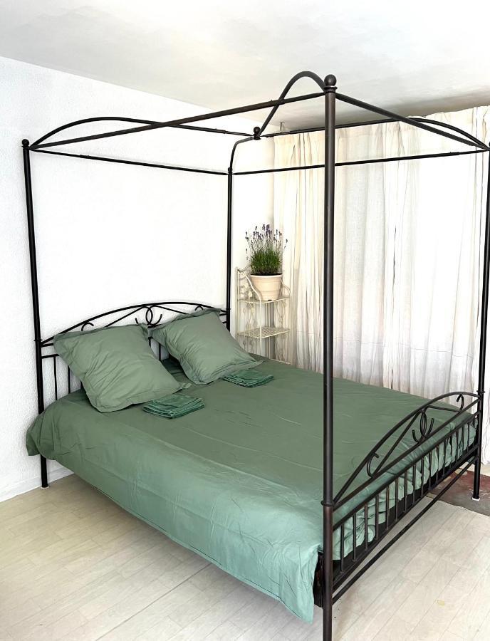 Private Garden In Center Of Saint Tropez Apartment Bagian luar foto