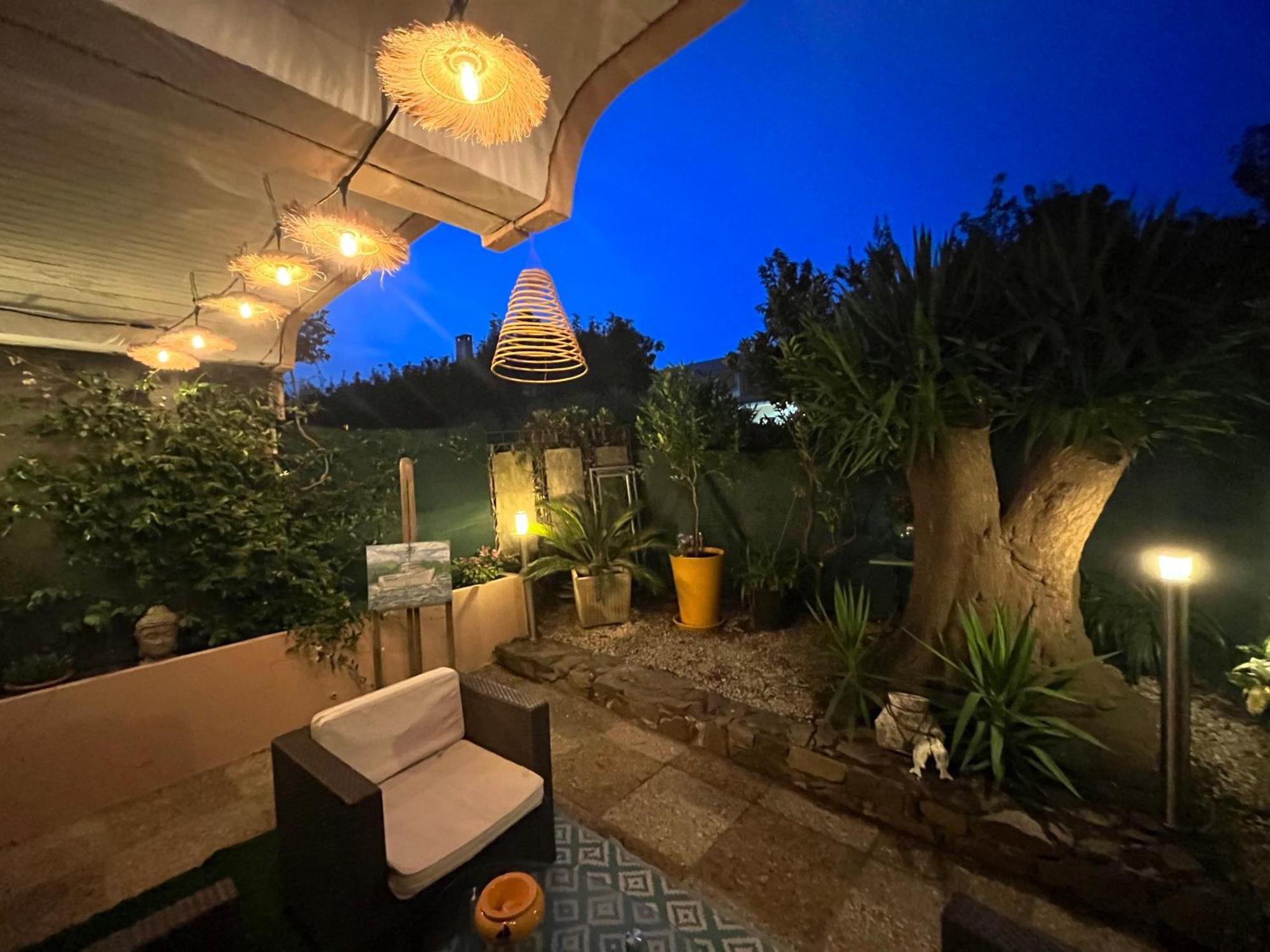 Private Garden In Center Of Saint Tropez Apartment Bagian luar foto